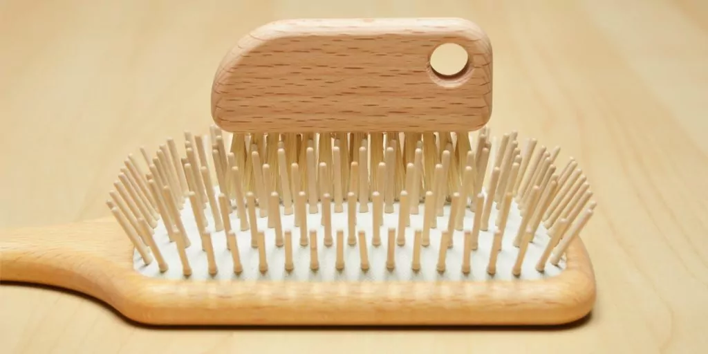 Cepillo para peinar el pelo de madera niños de Redecker